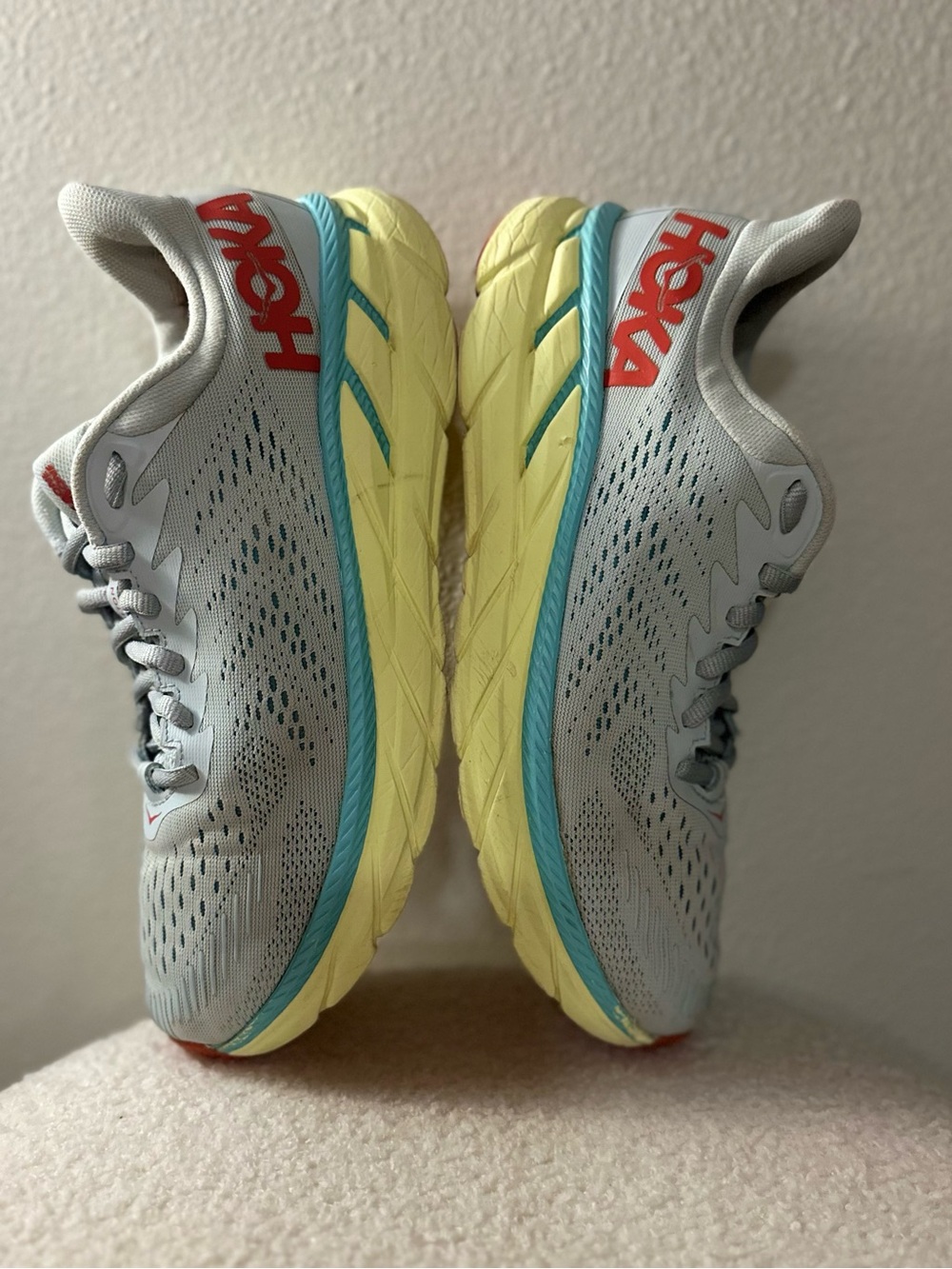HOKA One Women's Clifton 7 road-running "Morning Mist / Hot Coral" size 7.5 - Picture 4 of 11